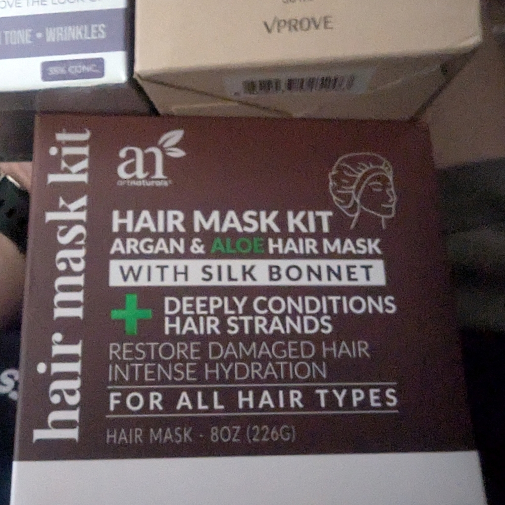 3pcs Mystery Box Face, Body & Hair Set - Some are Korean Beauty Items - Picture 13 of 16